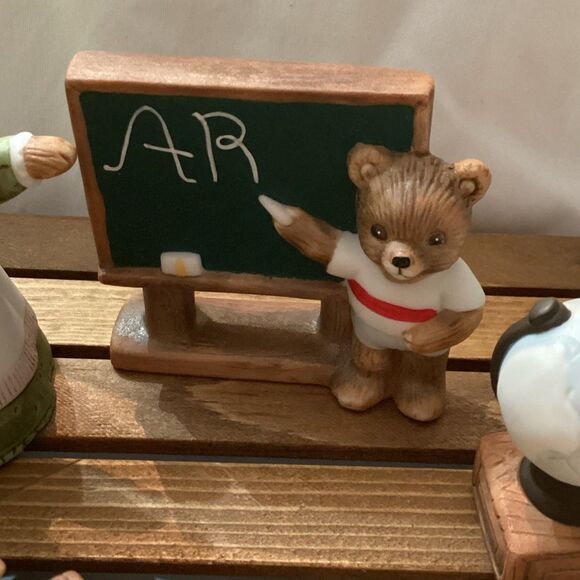 Vintage Homco "Bears at School" #1409 Complete Set Teacher Students Desk Globe - Picture 4 of 13